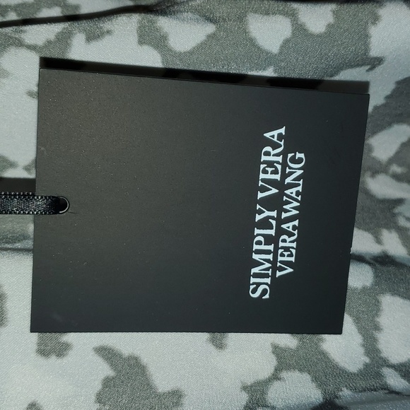 NWT Vera Wang Top - Picture 5 of 9